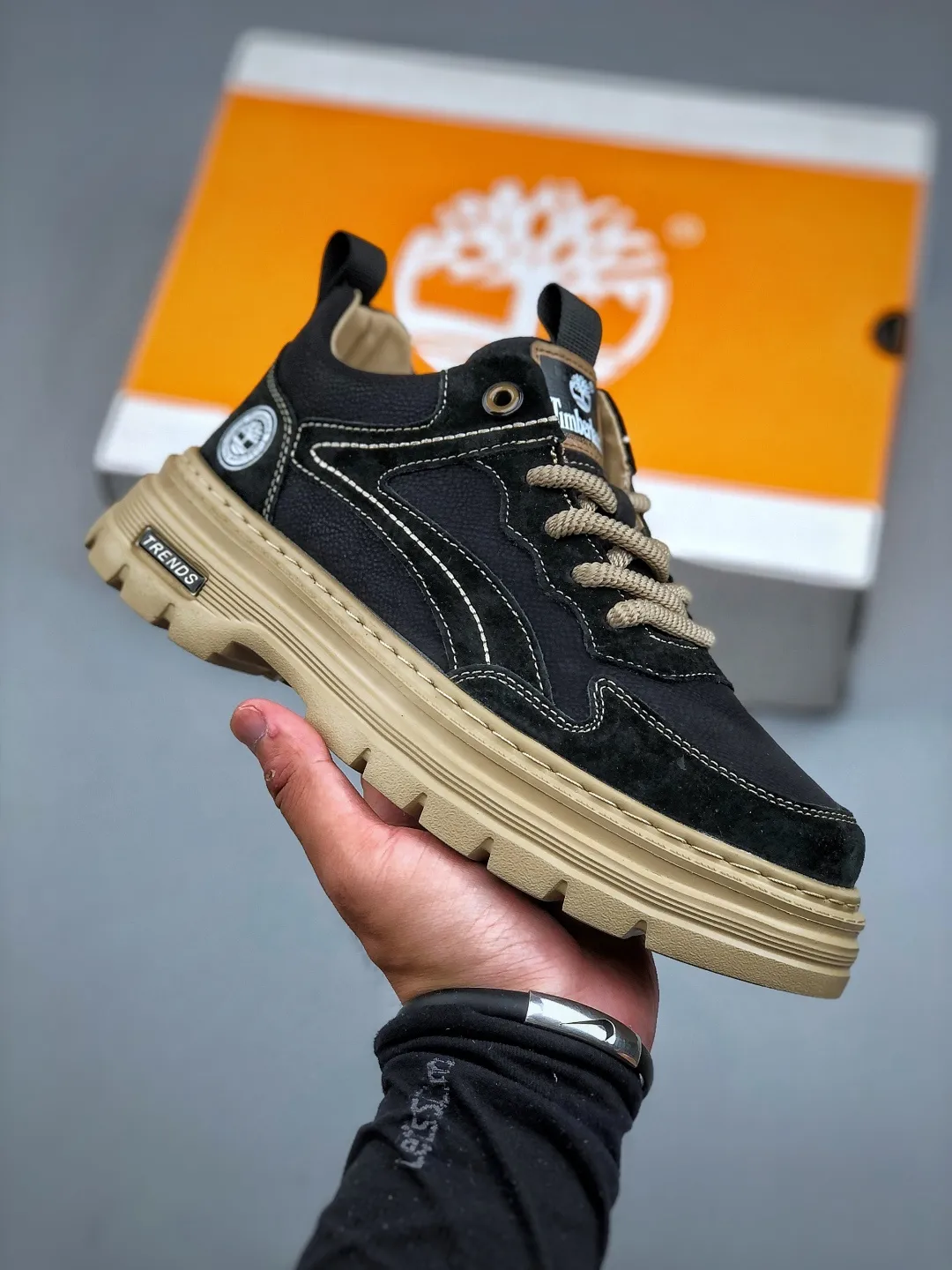 Local pick-up 520💰 Support store Timberland Outdoor leisure series Produced by a large factory in Guangdong New process upgrade Original box original packaging The fabric is made of Italian quality and durable, a must-have for men who are not handsome Size: 39-44